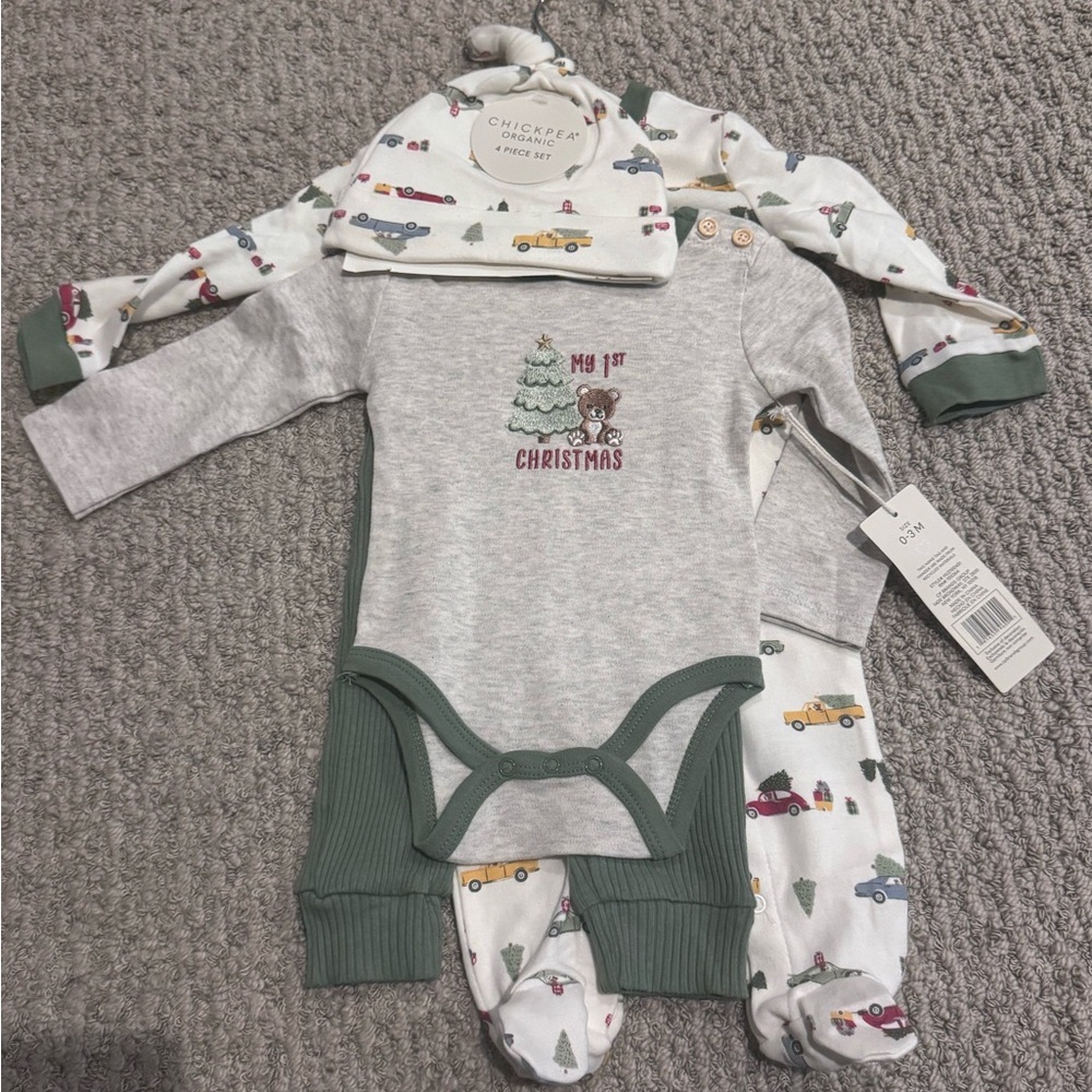 ☃️chick pea Gray and Green Christmas Baby Set - Picture 2 of 7